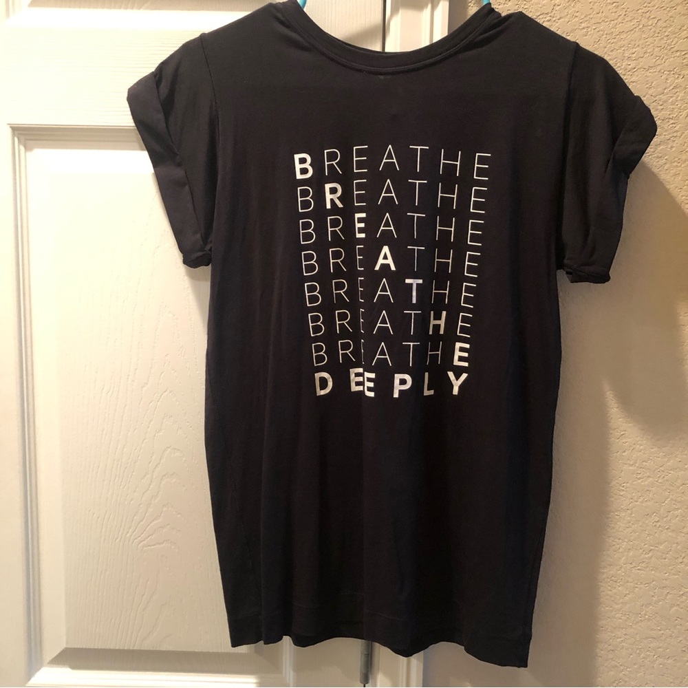 LULULEMON Tee